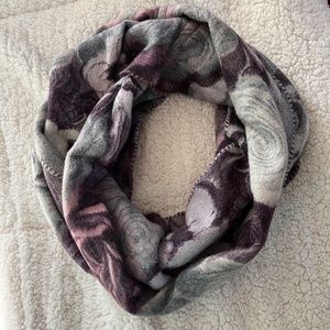 Soft infinity scarf, EUC!